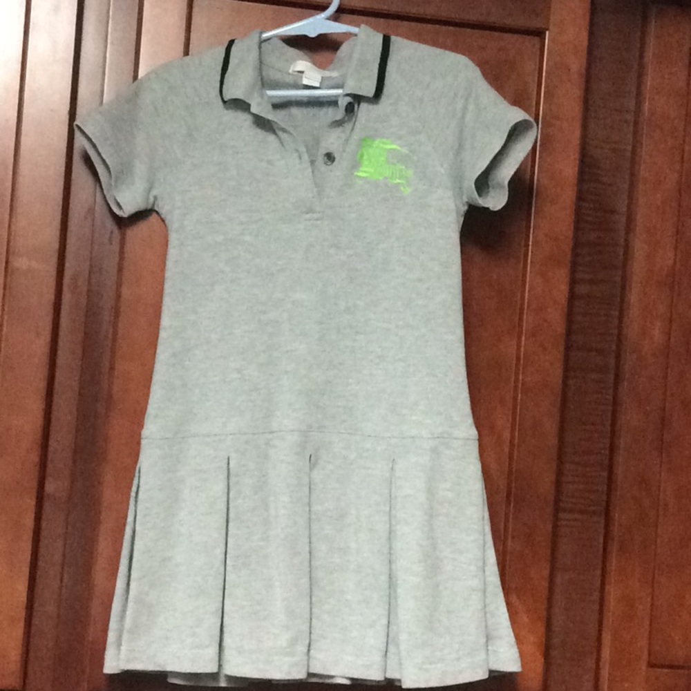 Girl’s Burberry dress size size 6